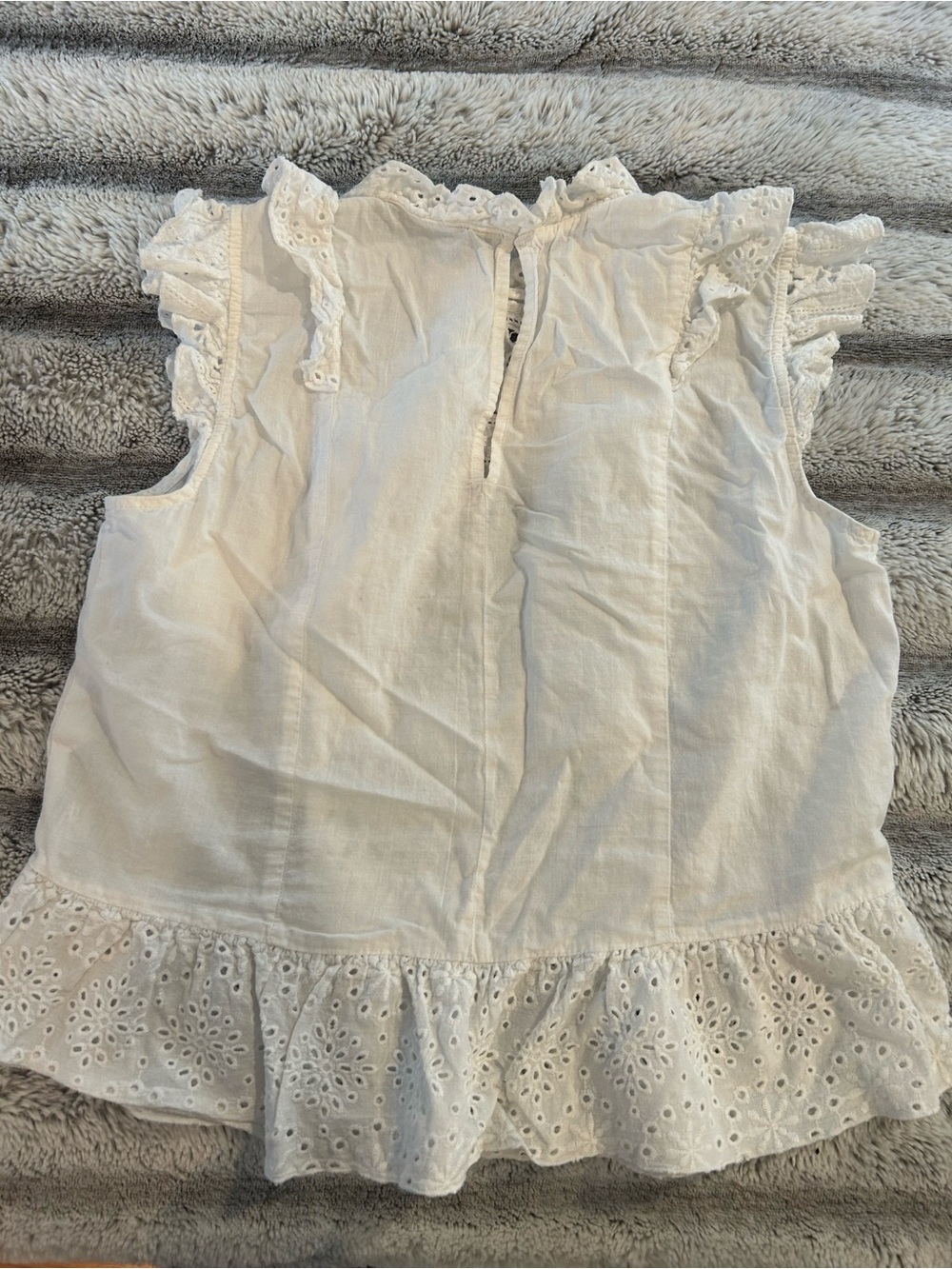 Zara White Eyelet Ruffle Top - Picture 2 of 4